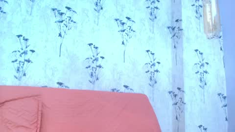 Snapshot of mia_candy_0 chatting on 02/08/25, 06:12 Mia online show from 02/08/25, 06:12