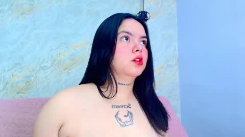 Snapshot of mia_candy_0 chatting on 10/18/25, 12:06 Mia online show from 10/18/25, 12:06