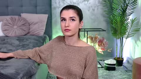 Freya Allen online show from 01/13/25, 11:06