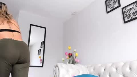 Snapshot of mia_castro81 chatting on 09/11/25, 02:50 Mia Castro online show from 09/11/25, 02:50