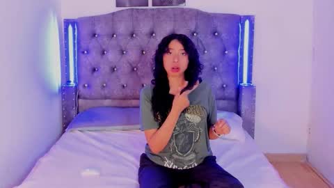 mia_cavallii online show from 12/19/25, 01:18