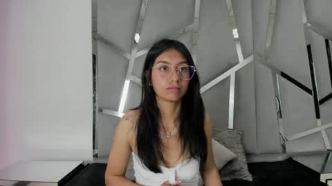 mia_clark18 online show from 10/21/25, 09:04