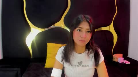 mia_clark18 online show from 11/26/25, 03:57