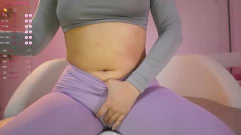Snapshot of mia_coliin chatting on 10/10/25, 08:41 Anna online show from 10/10/25, 08:41