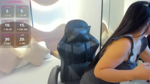 M I A  online show from 11/06/25, 02:34