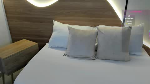 M I A  online show from 11/21/25, 02:54