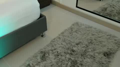 M I A  online show from 05/05/26, 02:41