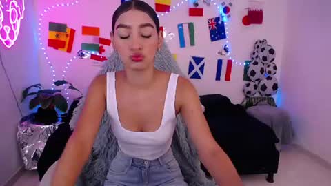 mia_cute_girl online show from 07/20/26, 12:07
