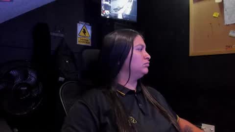 Mia daniela  online show from 09/25/25, 11:08
