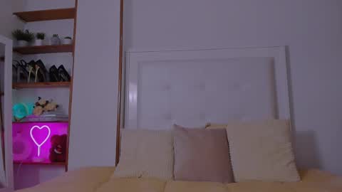 Sarah Luna online show from 03/03/25, 12:37