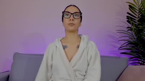 Sarah Luna online show from 05/19/26, 12:33