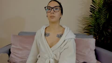 Sarah Luna online show from 06/05/26, 11:38