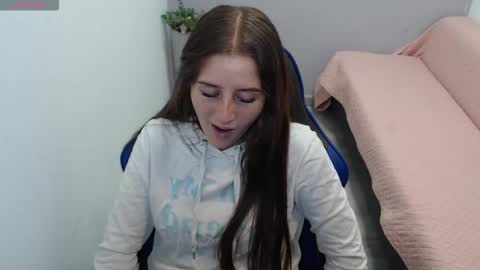 Mia online show from 02/06/26, 01:25