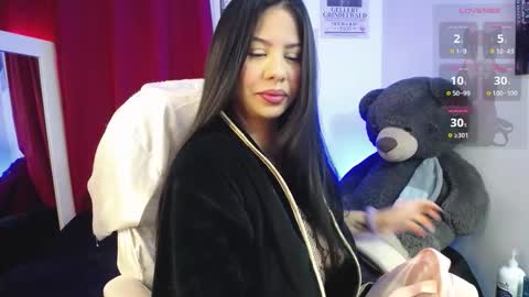 Mia online show from 11/03/25, 10:16