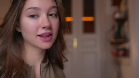 Mia online show from 10/05/25, 04:27