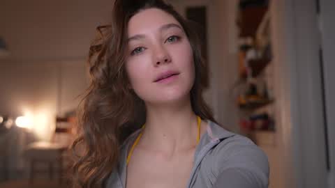 Mia online show from 10/22/25, 04:29