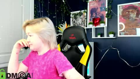 Snapshot of mia_ferd chatting on 05/08/26, 03:12 Mia online show from 05/08/26, 03:12
