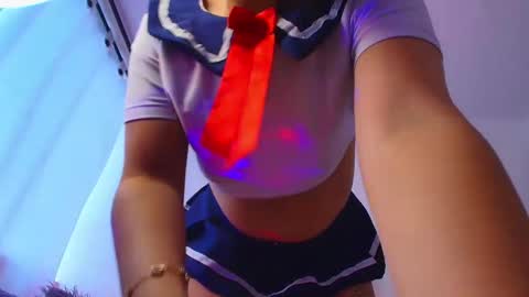 Mia flames online show from 11/13/25, 09:25