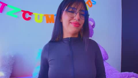 Mia flames online show from 11/27/25, 03:25