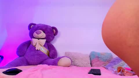 Snapshot of mia_flames chatting on 02/02/26, 08:29 Mia flames online show from 02/02/26, 08:29