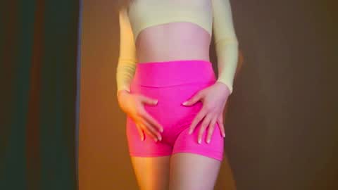 Mia online show from 12/06/24, 08:48