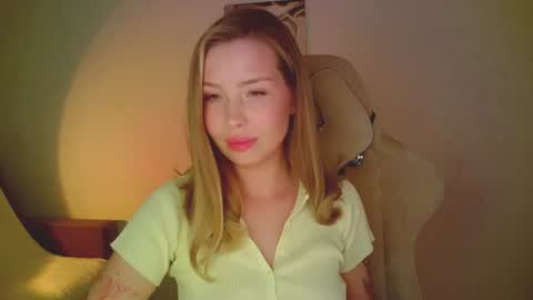 Mia online show from 06/14/26, 08:44