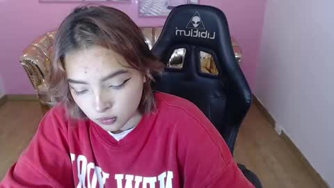 Mia online show from 10/17/25, 12:52