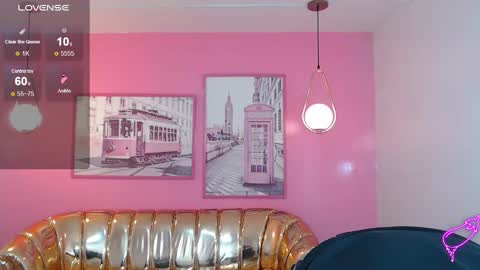 Mia online show from 11/19/25, 01:22