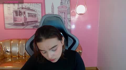 Mia online show from 12/22/25, 12:57