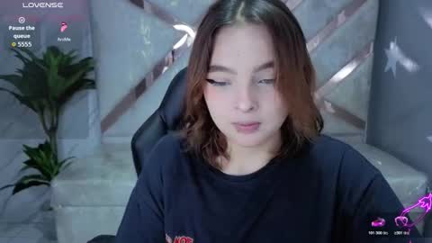 Mia online show from 03/08/26, 01:04