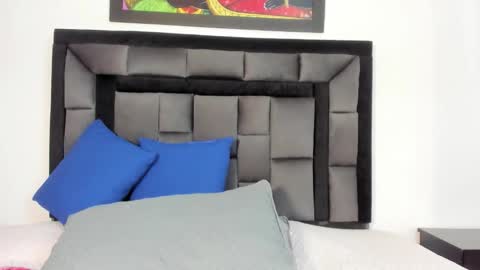 mia fox online show from 10/01/25, 12:22