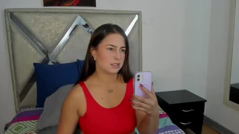 mia fox online show from 10/07/25, 12:13