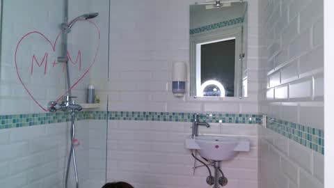 Snapshot of mia_g_ chatting on 12/19/24, 10:45 Mia online show from 12/19/24, 10:45