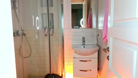 Snapshot of mia_g_ chatting on 01/07/25, 09:18 Mia online show from 01/07/25, 09:18