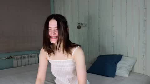 Snapshot of mia_g_ chatting on 02/02/25, 05:53 Mia online show from 02/02/25, 05:53