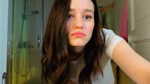 Snapshot of mia_g_ chatting on 02/28/25, 05:37 Mia online show from 02/28/25, 05:37