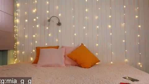 Snapshot of mia_g_ chatting on 09/10/25, 06:02 Mia online show from 09/10/25, 06:02