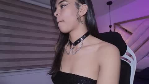 Mia online show from 02/12/26, 03:01