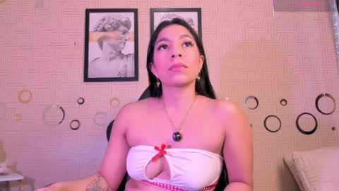 Mia online show from 06/03/26, 02:33