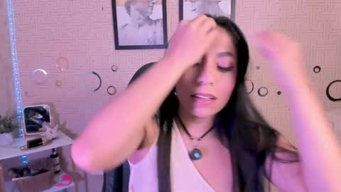 Mia online show from 06/04/26, 12:44
