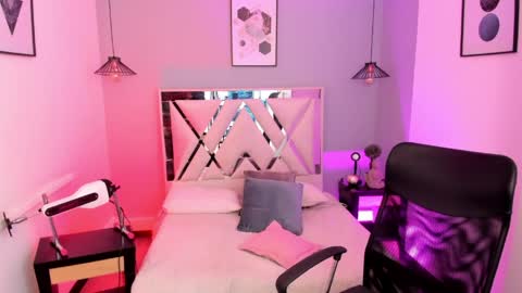 Val  online show from 04/23/26, 07:49