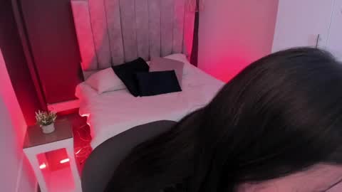 Snapshot of mia_jagger chatting on 06/05/26, 10:04 Val online show from 06/05/26, 10:04