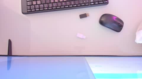    online show from 10/03/25, 12:02