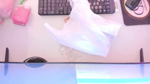    online show from 10/07/25, 12:02