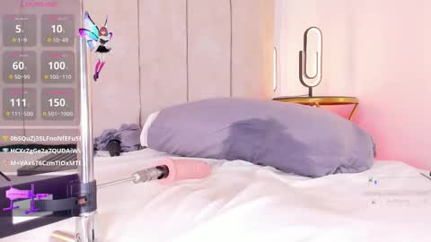 Snapshot of mia_juicyberry chatting on 09/28/25, 12:49 Mia Juicy online show from 09/28/25, 12:49