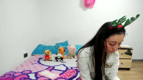 mia kaneee online show from 12/15/24, 08:36