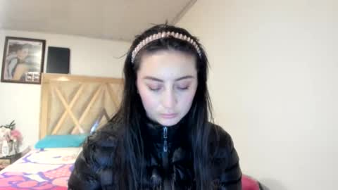 mia kaneee online show from 11/22/25, 01:15