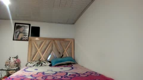 mia kaneee online show from 11/23/25, 11:59