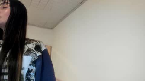 mia kaneee online show from 11/26/25, 04:35