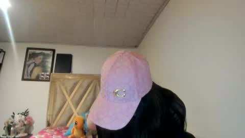 mia kaneee online show from 11/28/25, 11:07